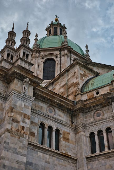 Como Cathedral Duomo façade morning