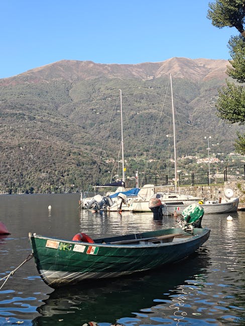 Sailing boat near Bellagio midday