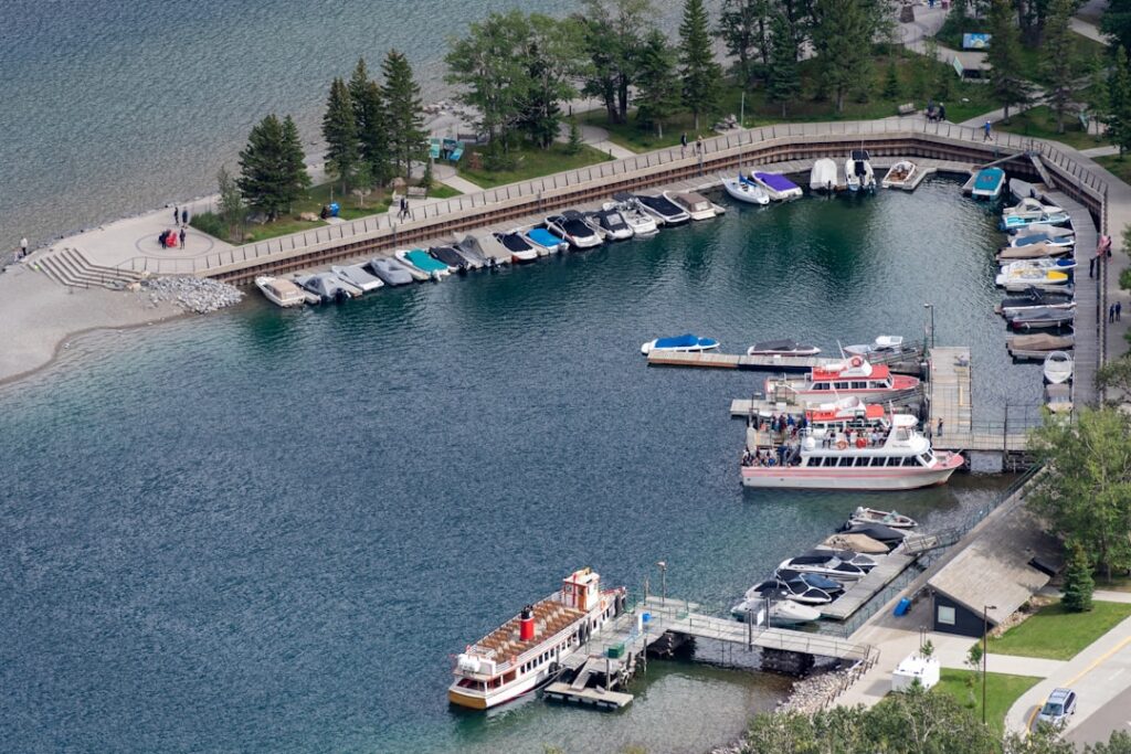 Ferries pas chers astuces pour Lac-come travel tourism landmark