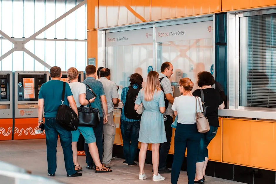Schlange am Ticketschalter des Tourismusbüros von Como